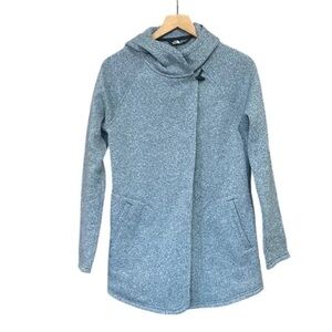 The North Face 
Crescent Wrap Hooded Sweater Jacket 
Light Blue 
women’s Small
